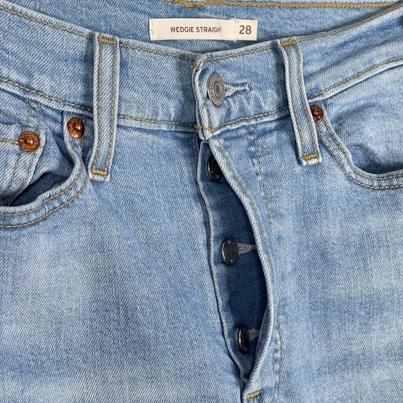 Levis Wedgie Straight Jeans 28 Distressed Light Wash Raw Hem Button Fly Stretch - Picture 3 of 11